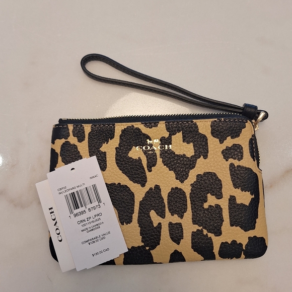 NWT Coach Black & Tan Leopard Pebbled Leather Wristlet